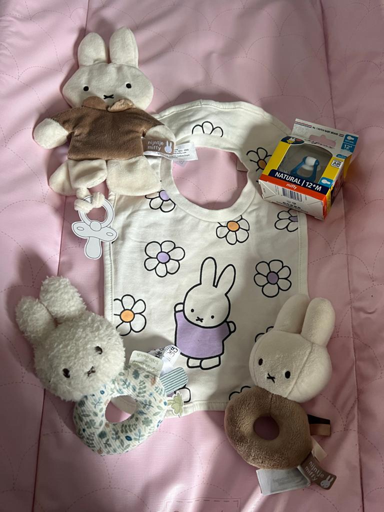 Nijntje Baby Speelgoed Set: Rammelaars, Slabbetje & Speen, Ophalen of Verzenden, Nieuw, Rammelaar