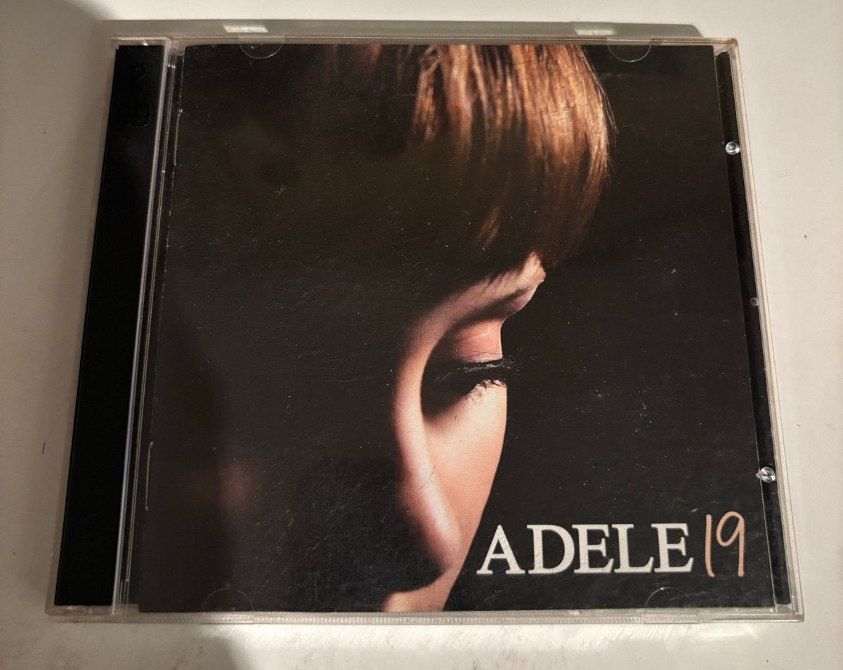 Adele - 19 2CD Album (Zo goed als nieuw), Met bonustracks, Pop, Ophalen of Verzenden, Zo goed als nieuw