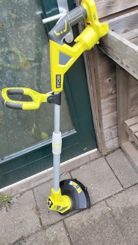 Ryobi Strimmer - Accu en 220V (Werkt perfect), Gebruikt, Accu, Ophalen of Verzenden, 30 tot 50 cm