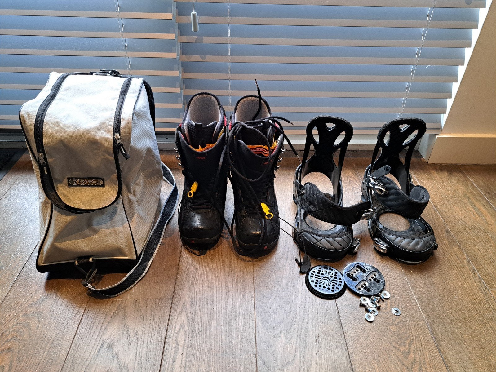 Snowboardschoenen Burton Hail maat 45 met bindingen en tas, Ophalen, Zo goed als nieuw, Schoenen