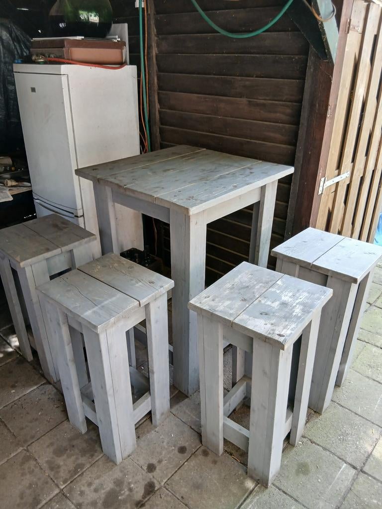 Statafel met vier krukken - Grijs hout, Ophalen of Verzenden, Gebruikt