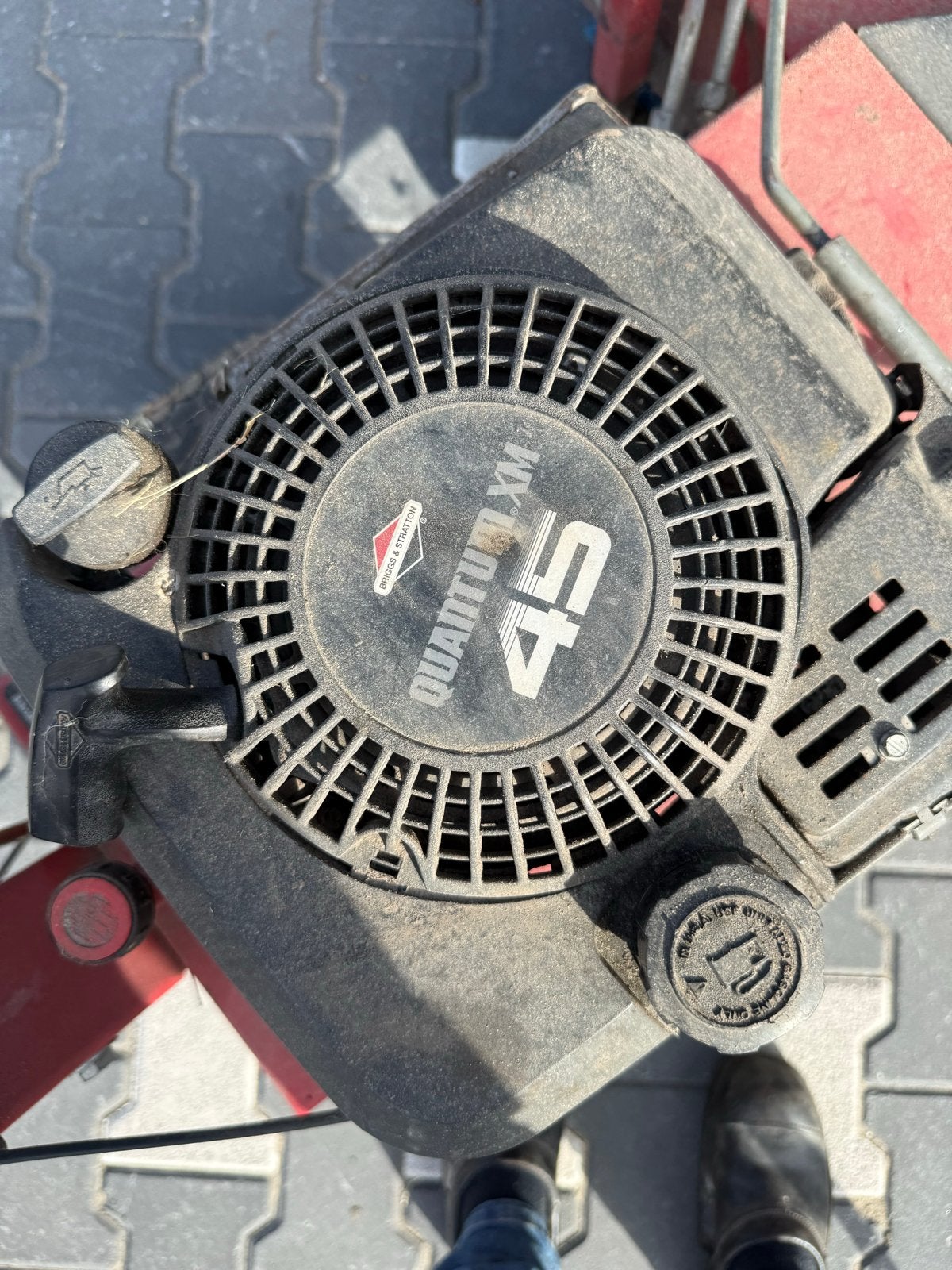 Veegmachine met Briggs & Stratton motor - Goed werkend, Ophalen, Gebruikt