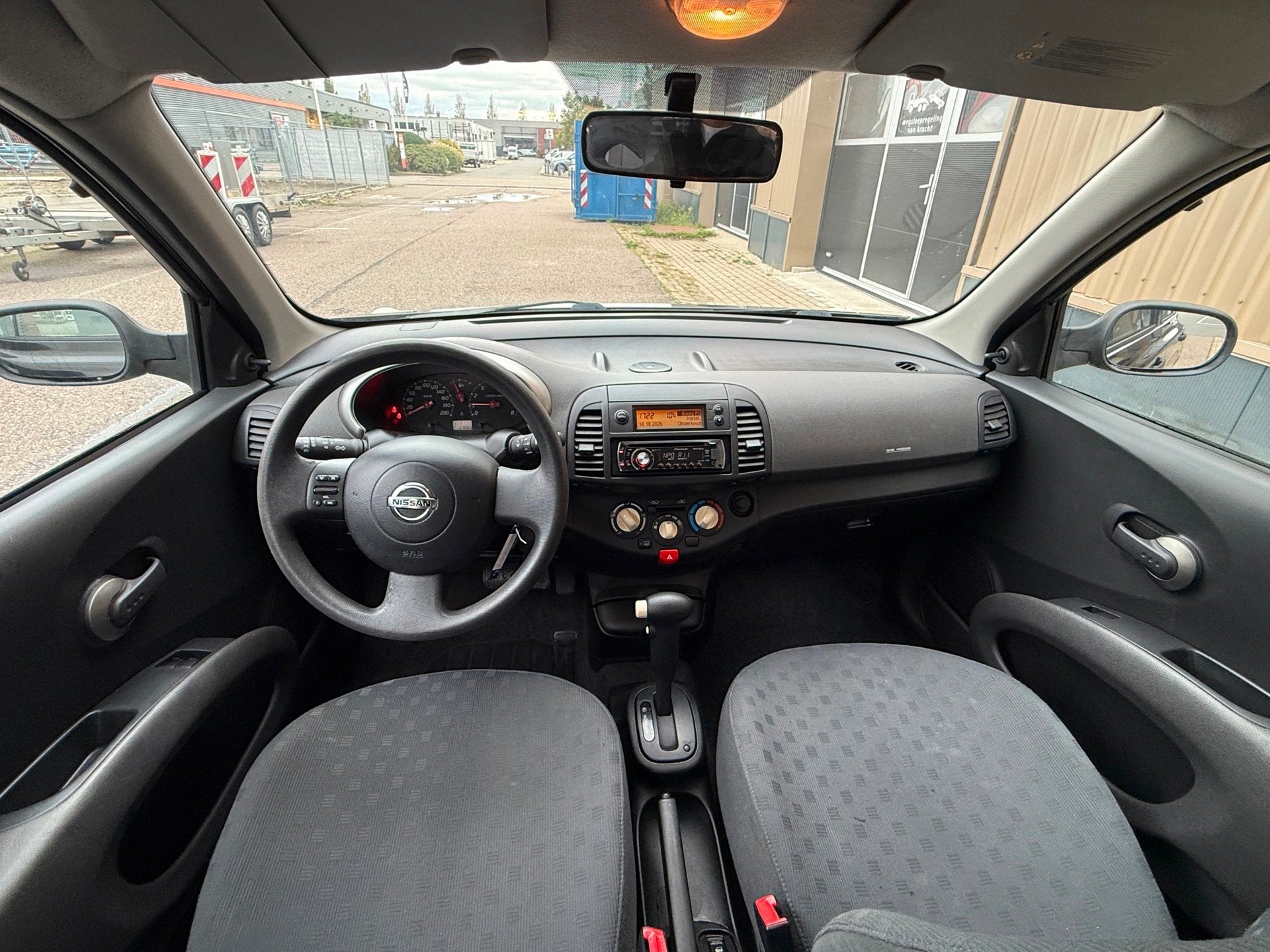 Nissan Micra 1.2 Visia Automaat Eerste Eigenaar, Auto's, Dealer onderhouden, 15 km/l, 4 cilinders, Zwart