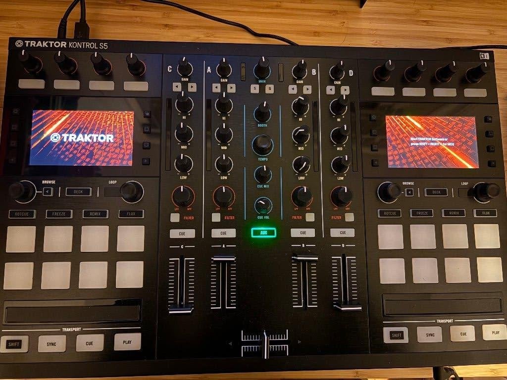 DJ controller Traktor Kontrol S5 – nauwelijks gebruikt, Muziek en Instrumenten, Ophalen, Zo goed als nieuw, Draaitafel, Overige merken