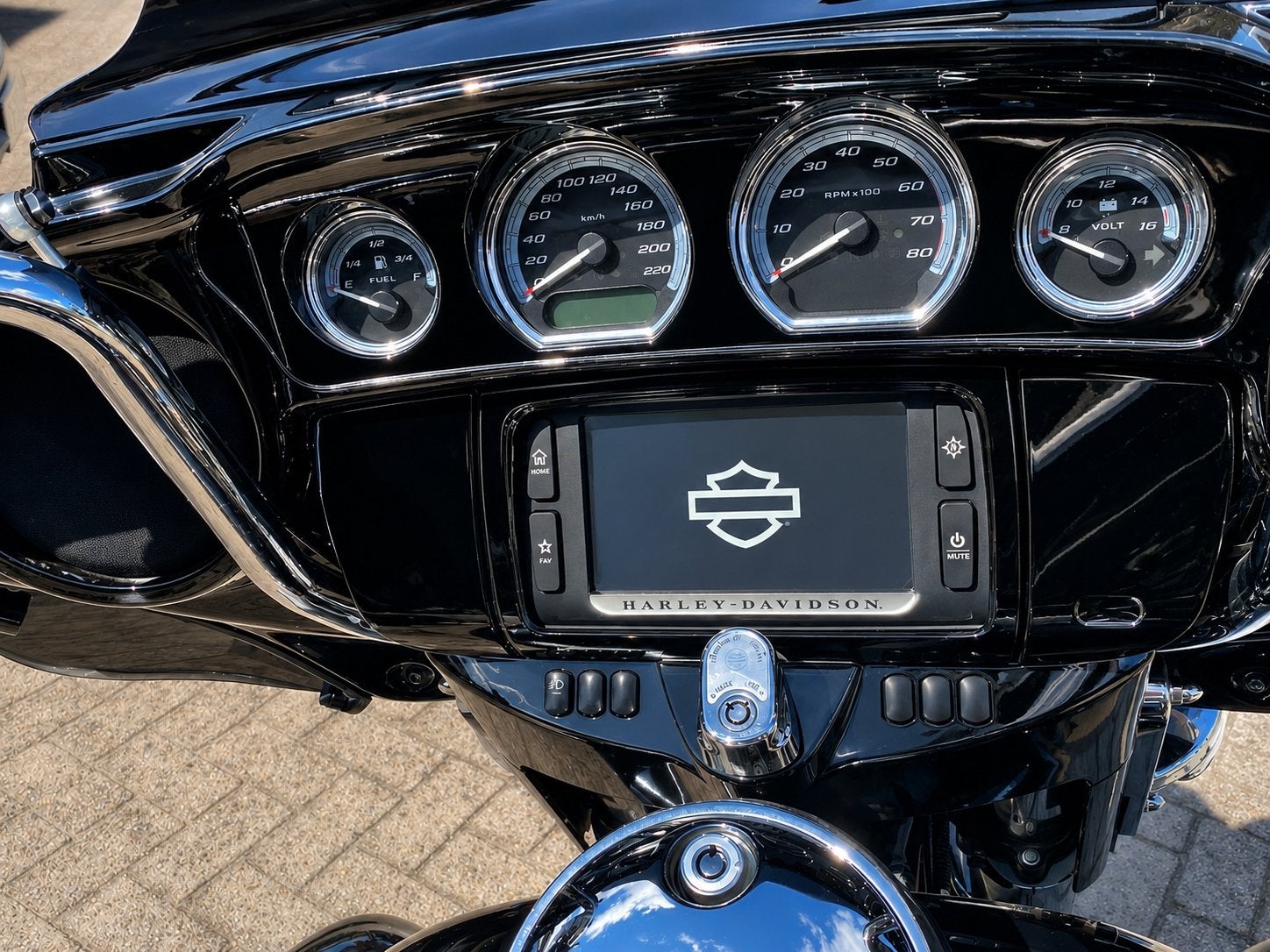 Harley-Davidson FLHTK Ultra Limited 2017 - Goed onderhouden, Motoren, Motoren | Harley-Davidson, 2 cilinders, LED Verlichting