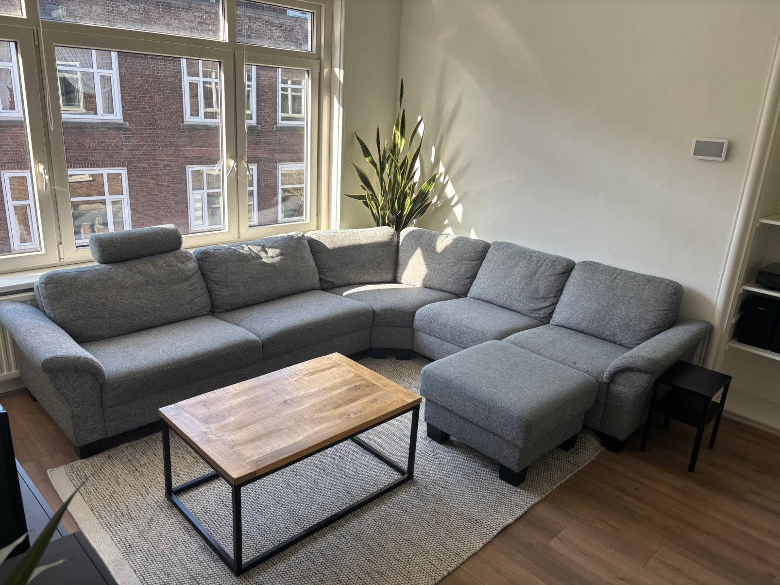 Grote Hoekbank met Ronde Hoek en Hocker - 270x310 cm, Ophalen, 250 tot 300 cm, Gebruikt, Hoekbank