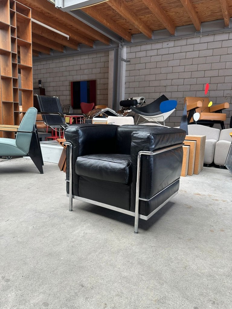 Cassina LC2 chair by Le Corbusier (voorraad: 2), Ophalen, Gebruikt, Minder dan 75 cm, Vintage