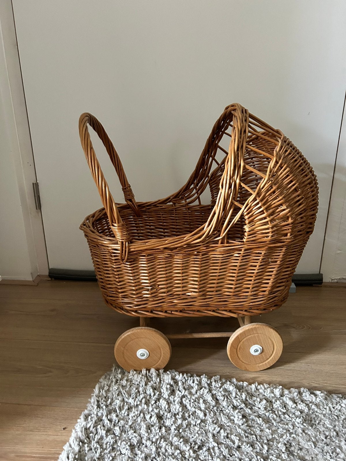 Rieten poppenwagen, Ophalen of Verzenden, Zo goed als nieuw, Babypop