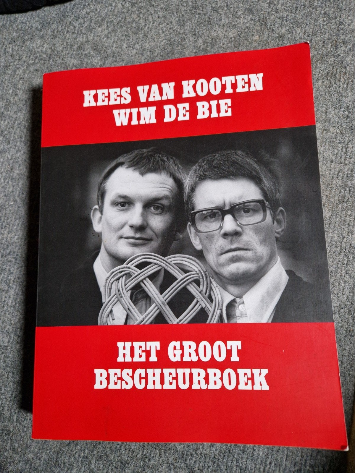 Kees van Kooten - Het groot bescheurboek, Verzenden, Zo goed als nieuw, Kees van Kooten; Wim de Bie