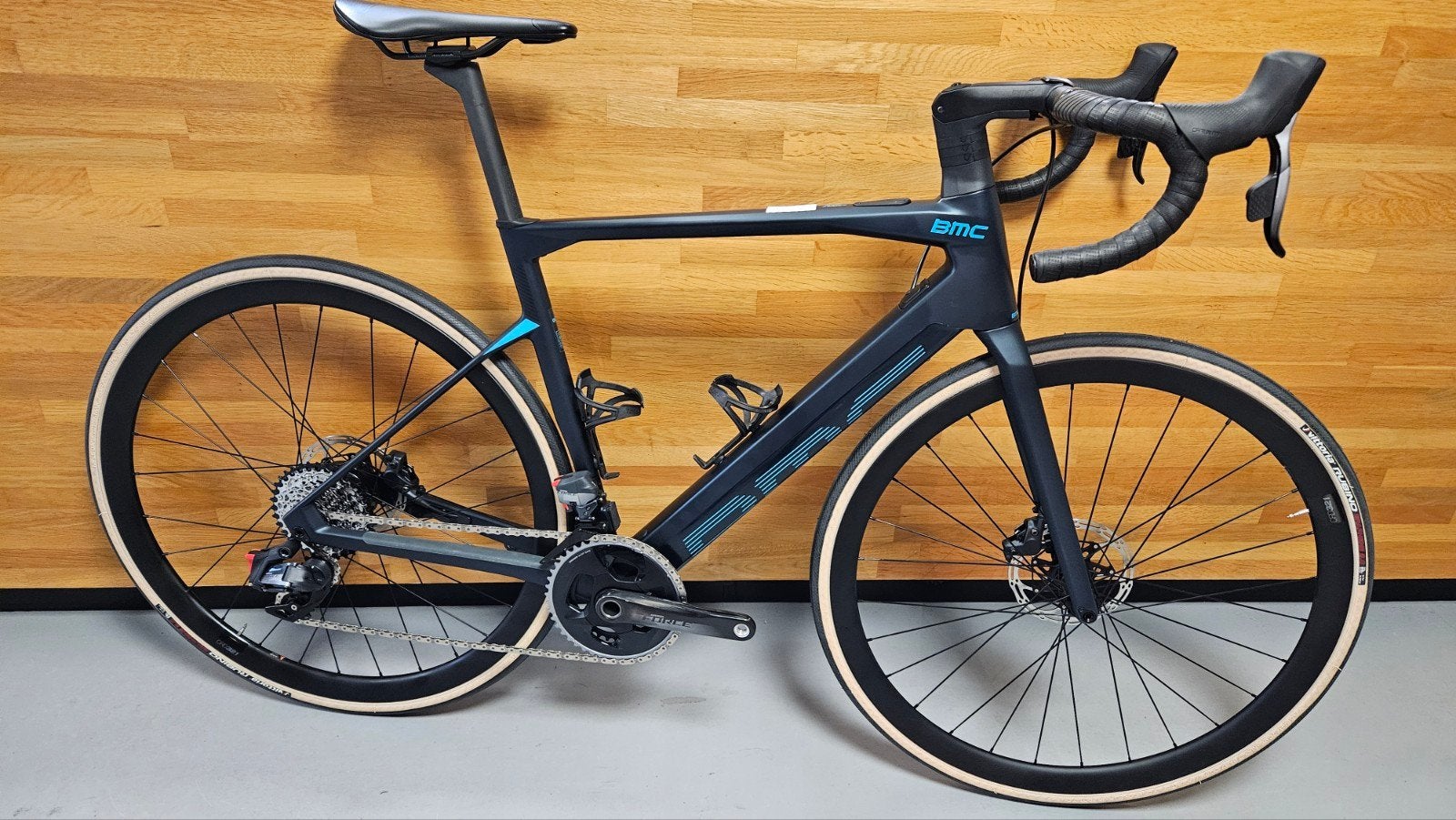 Nieuwe BMC Roadmachine elektrische racefiets, maat 54, Fietsen en Brommers, Fietsen | Racefietsen, Overige merken, Carbon, 10 tot 15 versnellingen