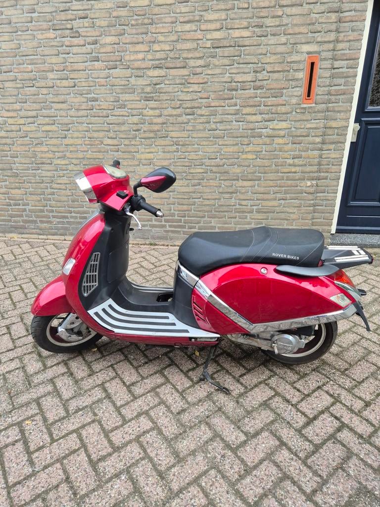 Rode Scooter - Rover Bikes, Fietsen en Brommers, Brommeronderdelen | Scooters, Gebruikt, Overige merken, Overige typen, Ophalen