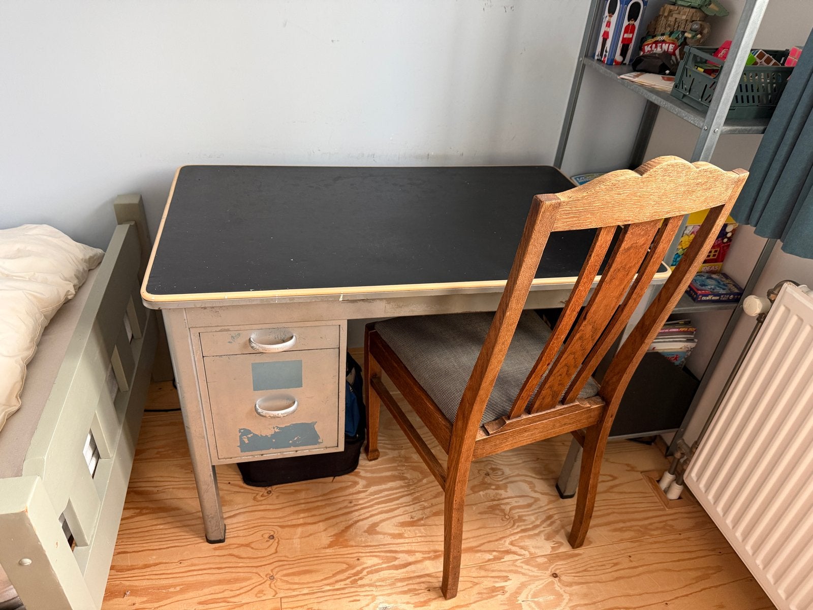 Vintage metal bureau met lades - Gebruikt, Huis en Inrichting, Bureaus, Ophalen, Overige typen, Gebruikt, Met lades