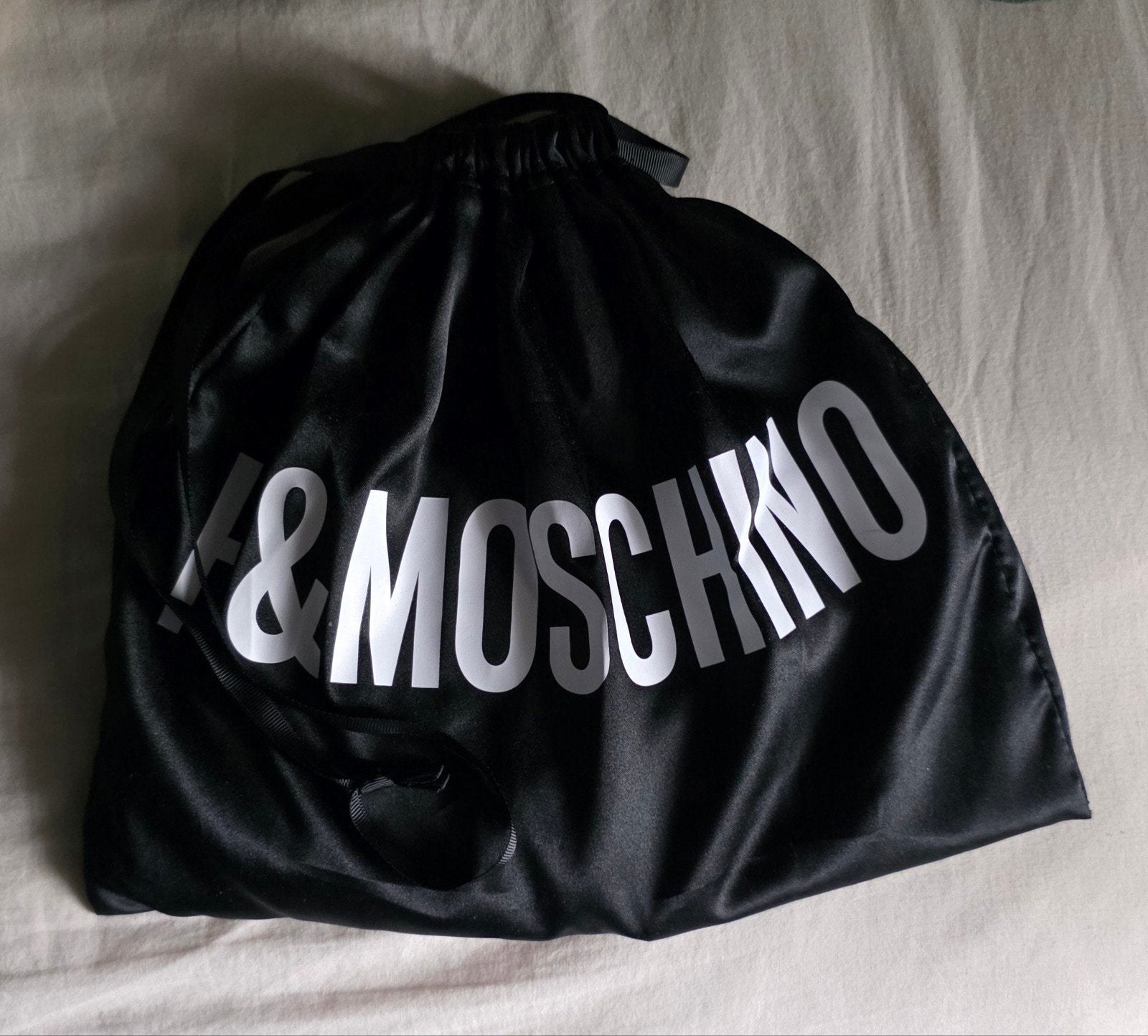 H&M x Moschino Condom Bag, Ophalen of Verzenden, Zo goed als nieuw, Zwart, Avondtasje