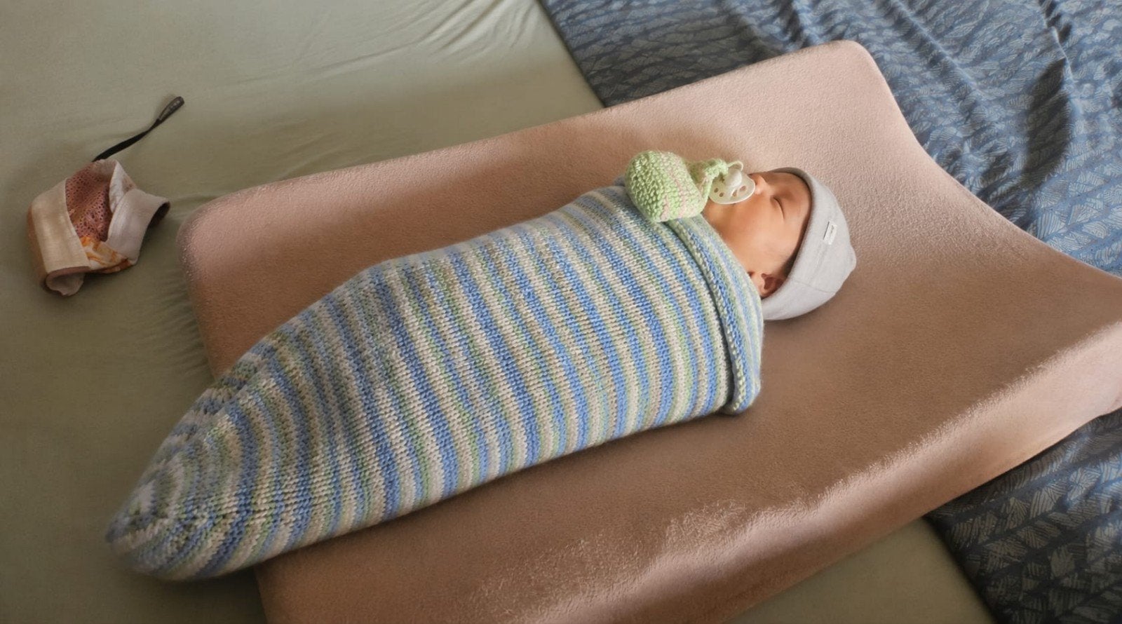 Nieuwe handgebreide cocoon van merinowol, Ademend, Overige typen, Nieuw, Meerkleurig