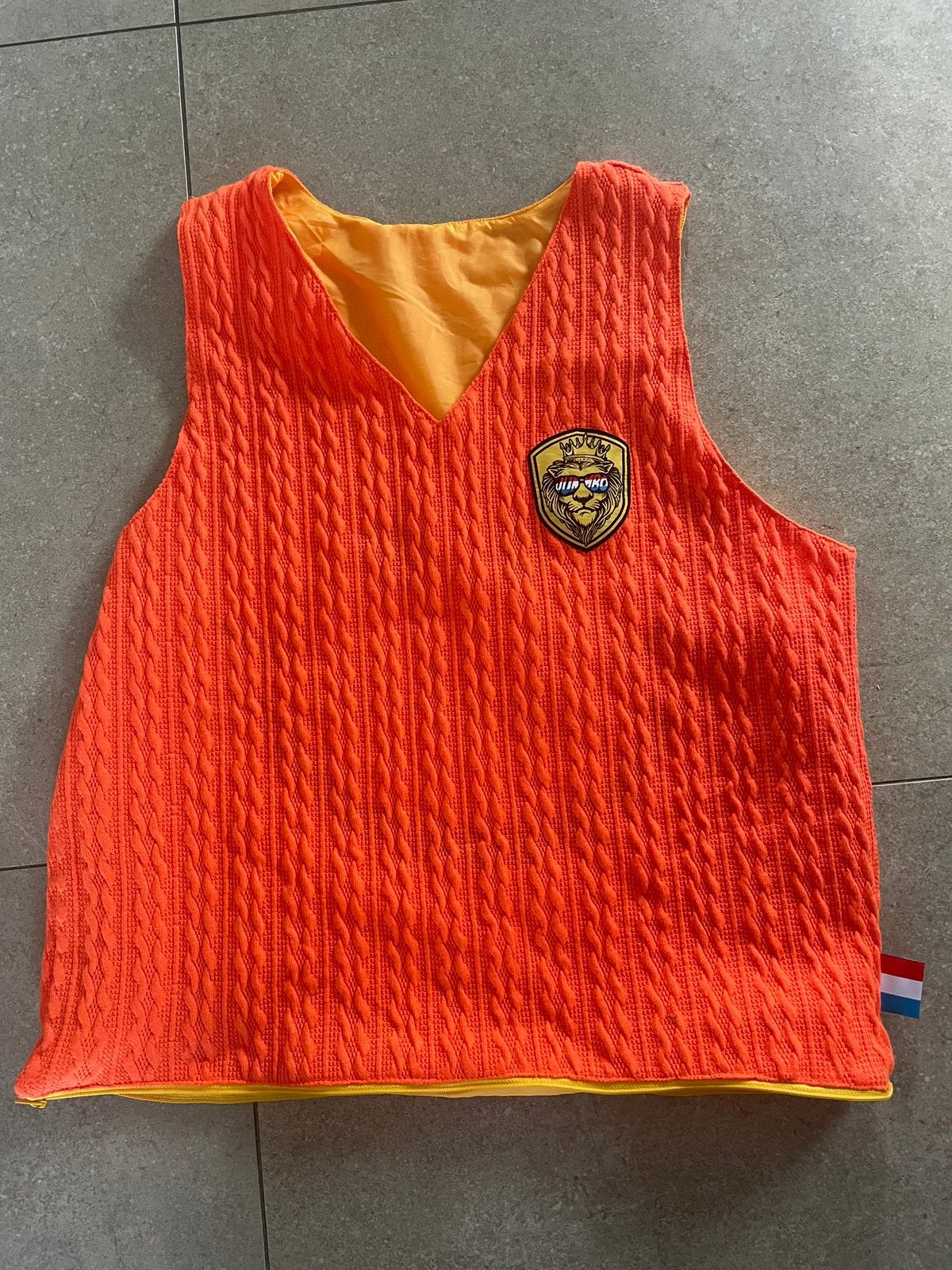 Oranje Holland Jumbo Vest - Omkeerbaar en tas, Jumbo, Maat 48/50 (M), Zo goed als nieuw, Kleding