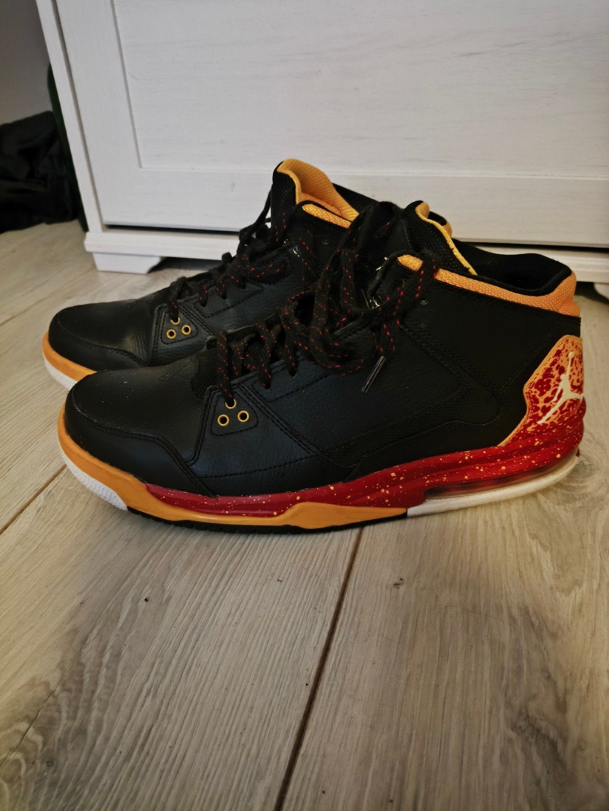 Air Jordan Flight Origin 'Red Gold Splatter', Ophalen of Verzenden, Zo goed als nieuw, Schoenen