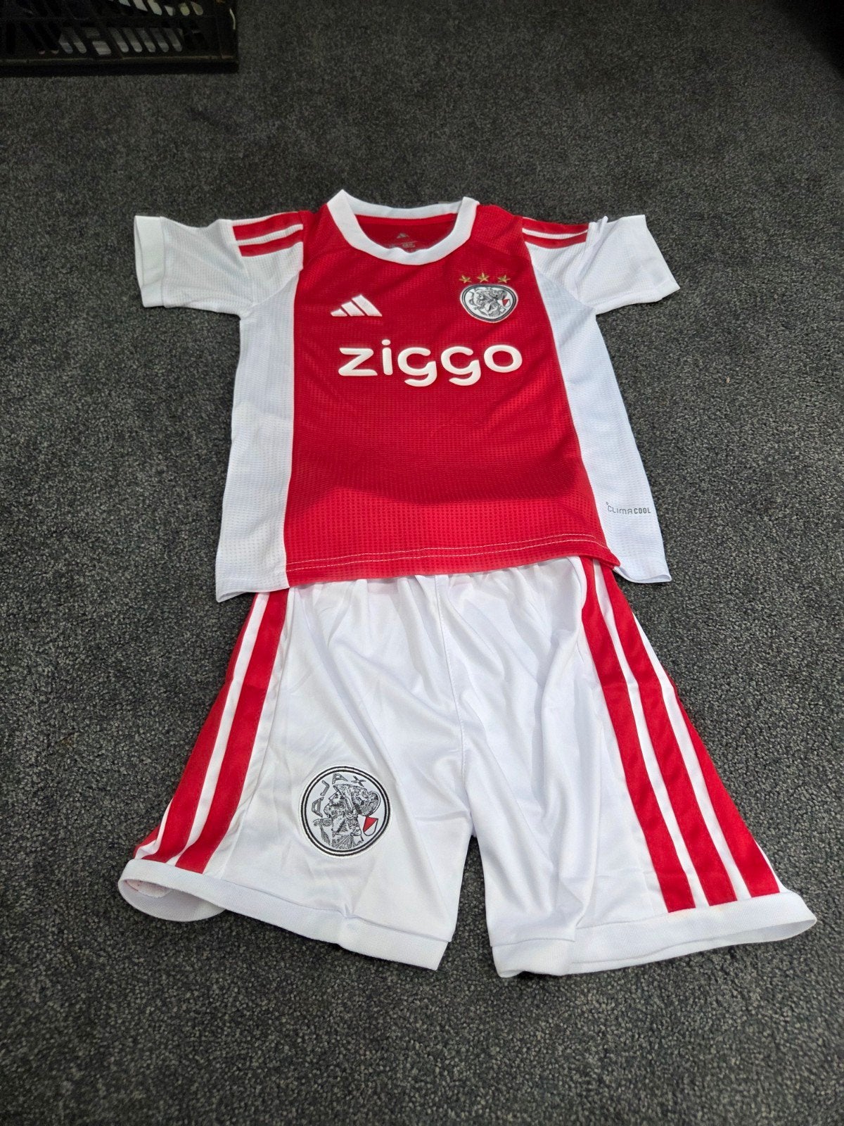 Ajax kinderset 128/134 - Thuistenue, Ophalen of Verzenden, Nieuw, Adidas, Jongen of Meisje