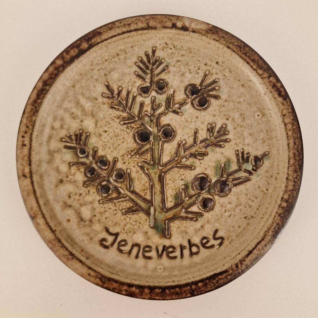 Uniek handgemaakt bordje 'Jeneverbes' door Hannie Mein, Antiek en Kunst, Antiek | Keramiek en Aardewerk, Ophalen of Verzenden