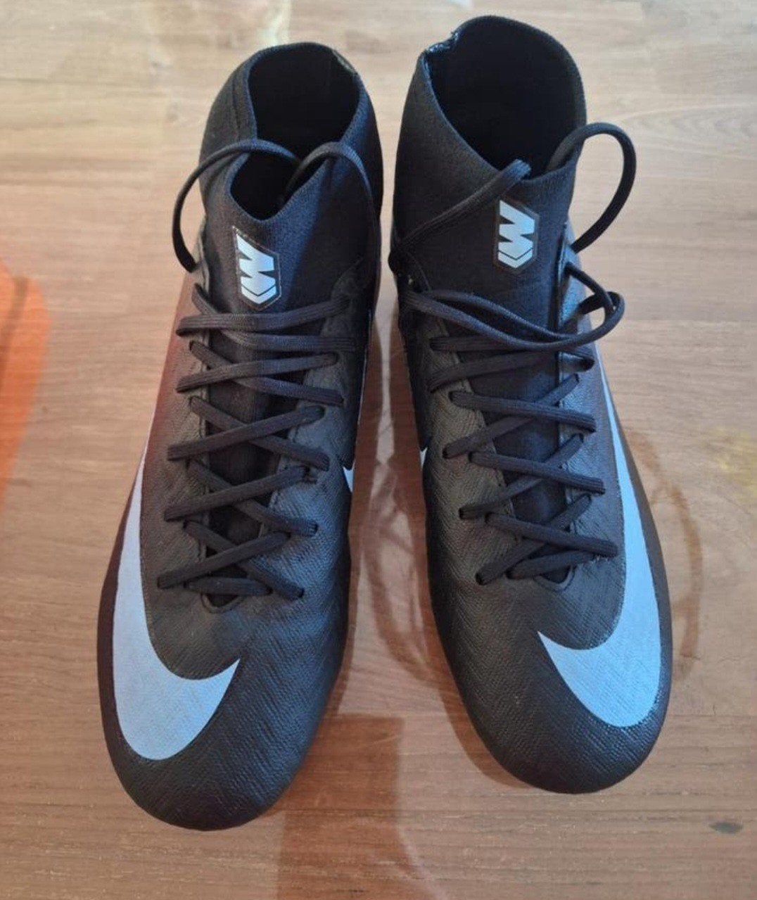 Nike voetbalschoenen maat 39, Maat XS of kleiner, Ophalen, Zo goed als nieuw, Schoenen