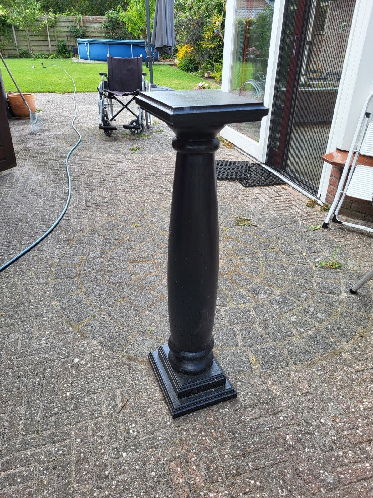 Zwarte sokkel/plantenstandaard, Ophalen of Verzenden, Gebruikt