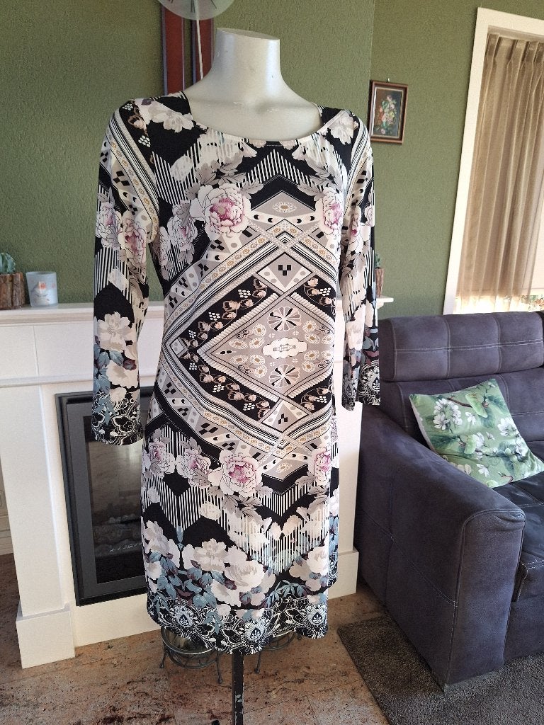 K-Design jurk met apart gestikte halslijn L, Kleding | Dames, Jurken, Maat 38/40 (M), K-design, Overige kleuren, Verzenden