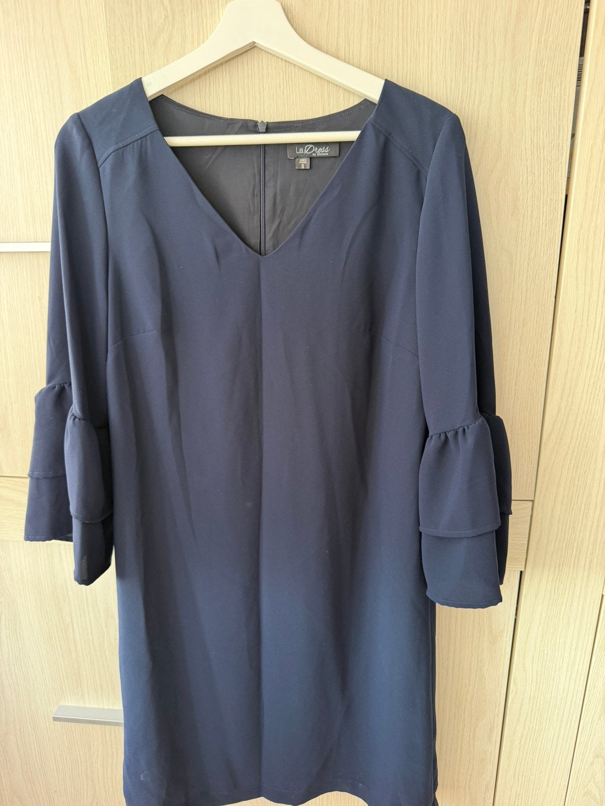 Jurk donker blauw van merk La Dress, Ophalen of Verzenden, Zo goed als nieuw, Blauw