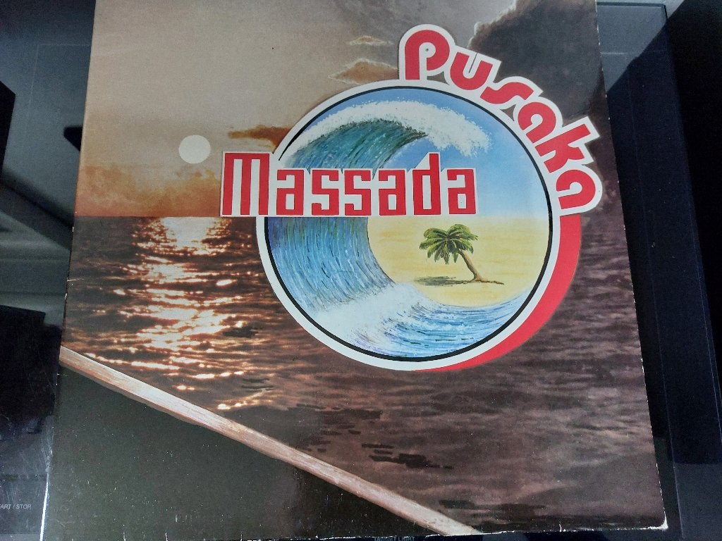 MASSADA - PUSAKA (LP), LP, Ophalen of Verzenden, Zo goed als nieuw, Inclusief binnenhoes