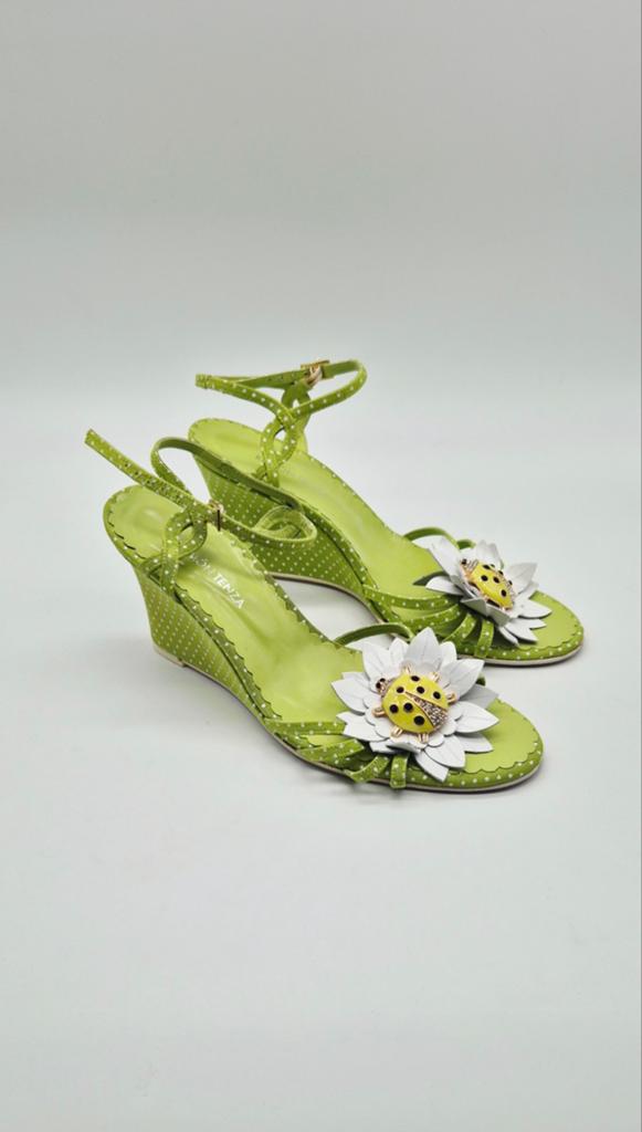 Ramon Tenza sleehaksandalen - limegroen met stippen en bloem, Kleding | Dames, Ramon Tenza, Gedragen, Groen, Sandalen of Muiltjes