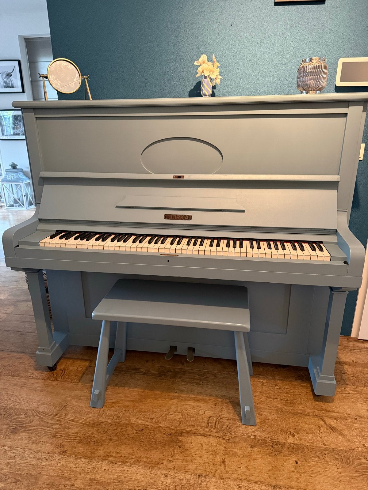 Mooie licht blauwe piano met kruk, Ophalen, Gebruikt, Overige kleuren, Piano