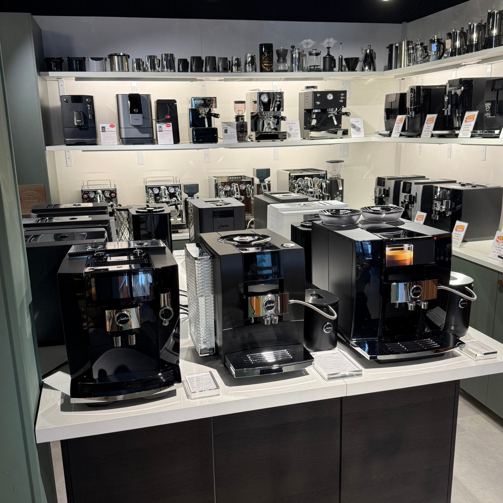 Foto 3 van Jura demo NIEUWSTE MODEL E4 E6 E8 S8 C9 J10 ED Twin Z10 GIGA
