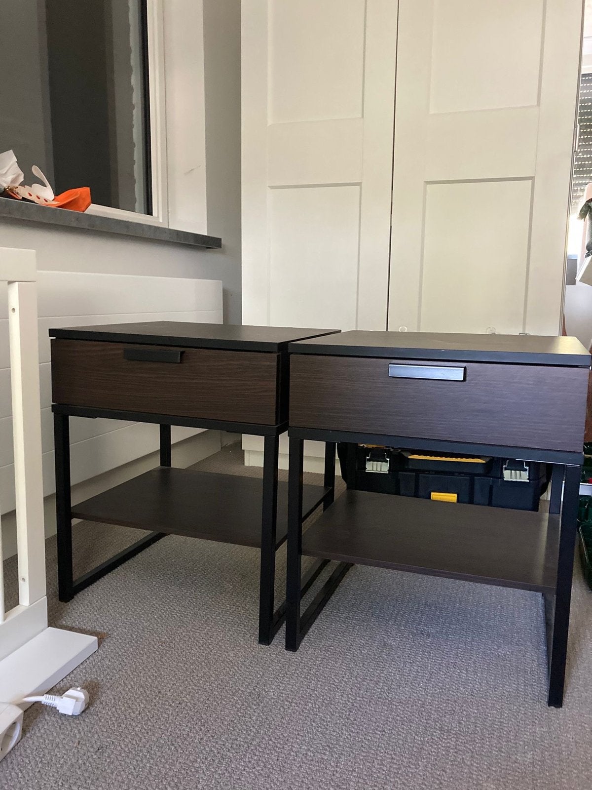2x Donkerbruin Zwart Nachtkastje met Lade (IKEA), Gebruikt, Minder dan 45 cm, Hout, 55 tot 70 cm