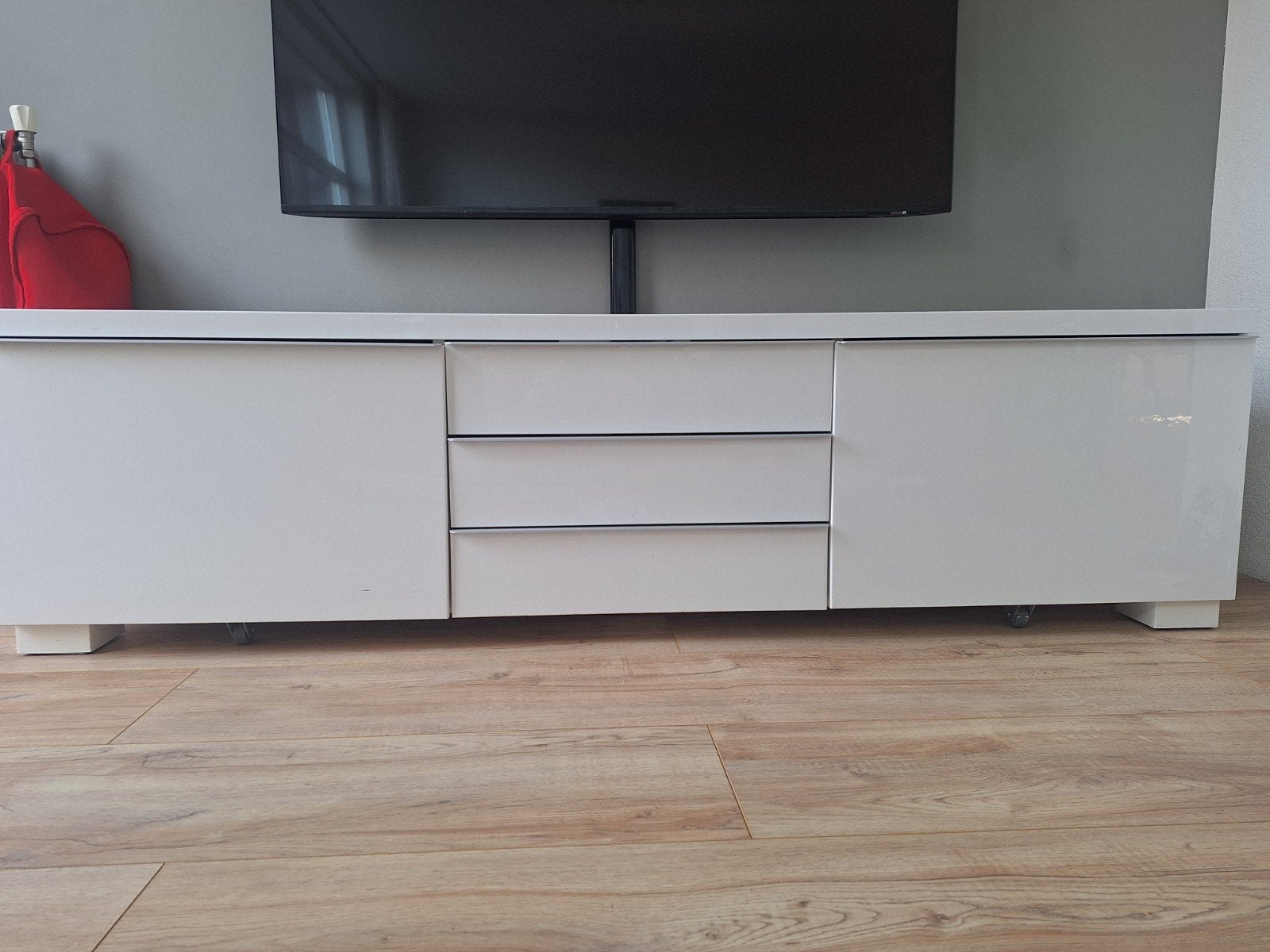 Gratis: IKEA Besta Hoogglans Wit TV-meubel, Ophalen, Kunststof, Gebruikt, 150 tot 200 cm