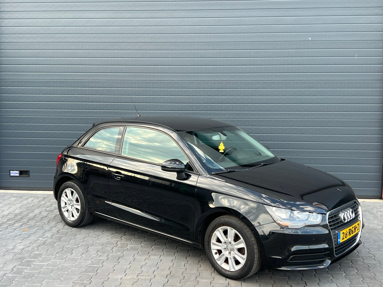 Nieuwe distributieketting & nieuwe APK 2011 Audi A1 1.2 Tfs, Voorwielaandrijving, Stof, 4 cilinders, 4 stoelen