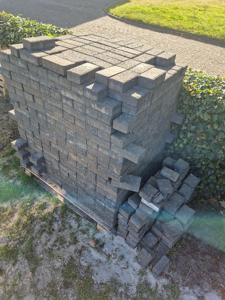 GRATIS klinkers +/- 20m², Ophalen, Beton, Klinkers