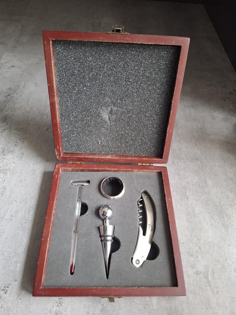 Fraaie doos met wijn accessoires, Verzamelen, Ophalen of Verzenden, Zo goed als nieuw