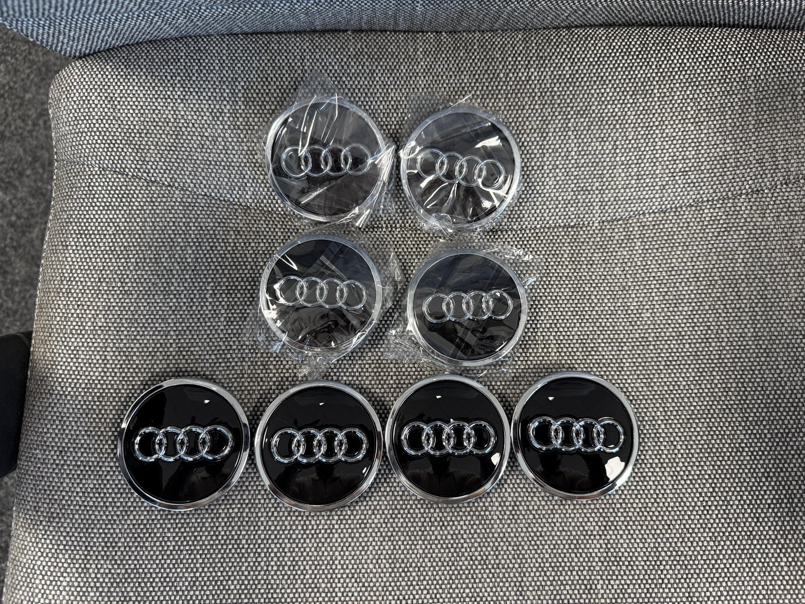 Nieuwe Audi 61mm Zwart Naafdoppen Naafkapjes Naafkappen, Ophalen of Verzenden, Nieuw