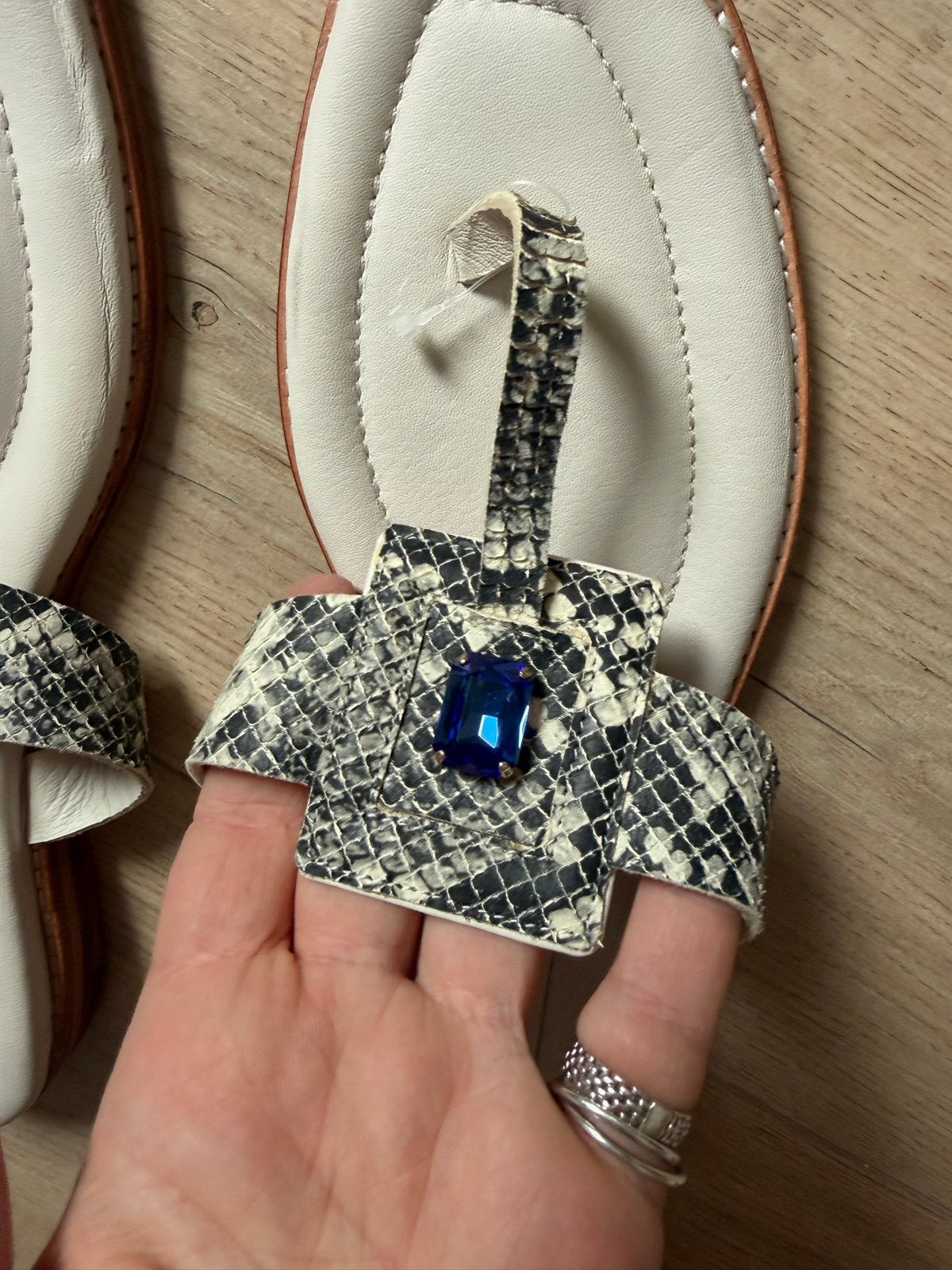 Melvin & Hamilton sandalen met slangenprint en blauwe steen, Ophalen of Verzenden, Zo goed als nieuw, Overige kleuren, Sandalen of Muiltjes