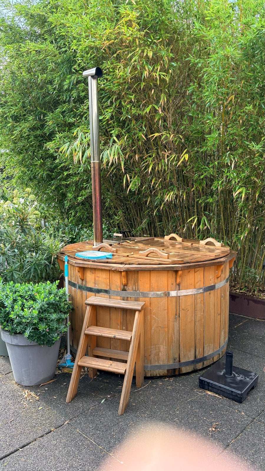 Houten Hottub met Interne Hout Kachel en Trap, Ophalen, Gebruikt, Trap, Vast
