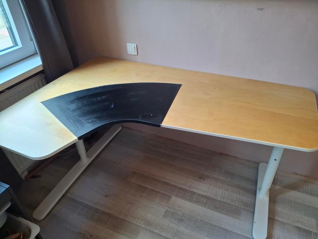 IKEA Bekant hoekbureau 160x110, Huis en Inrichting, Bureaus, Gebruikt, Hoekbureau, IKEA, Modern, Spaanplaat of MDF, Beige, In hoogte verstelbaar