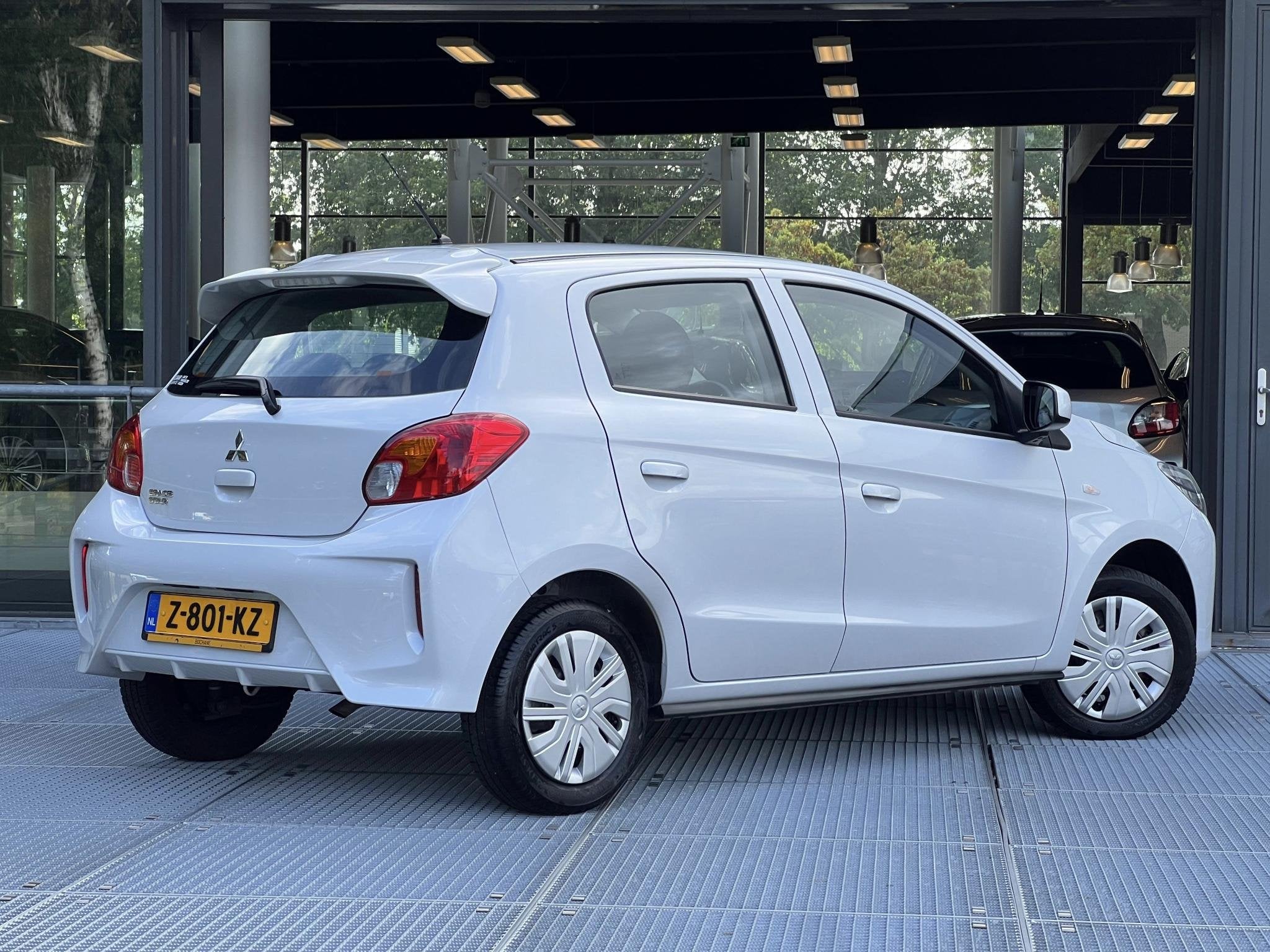 Mitsubishi Space Star 1.2 Connect+ | Navigatie via CarPlay /, Auto's, Voorwielaandrijving, Dealer onderhouden, Stof, Gebruikt