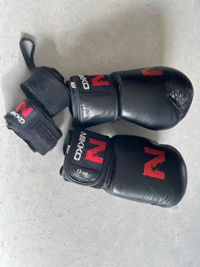 Bokshandschoenen 12-oz Nikko, Ophalen, Zo goed als nieuw, Bokshandschoenen