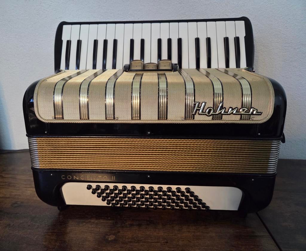 Hohner Concerto compacte 80 bas accordeon, Muziek en Instrumenten, Accordeons, Ophalen, Gebruikt, 80-bas, Met koffer