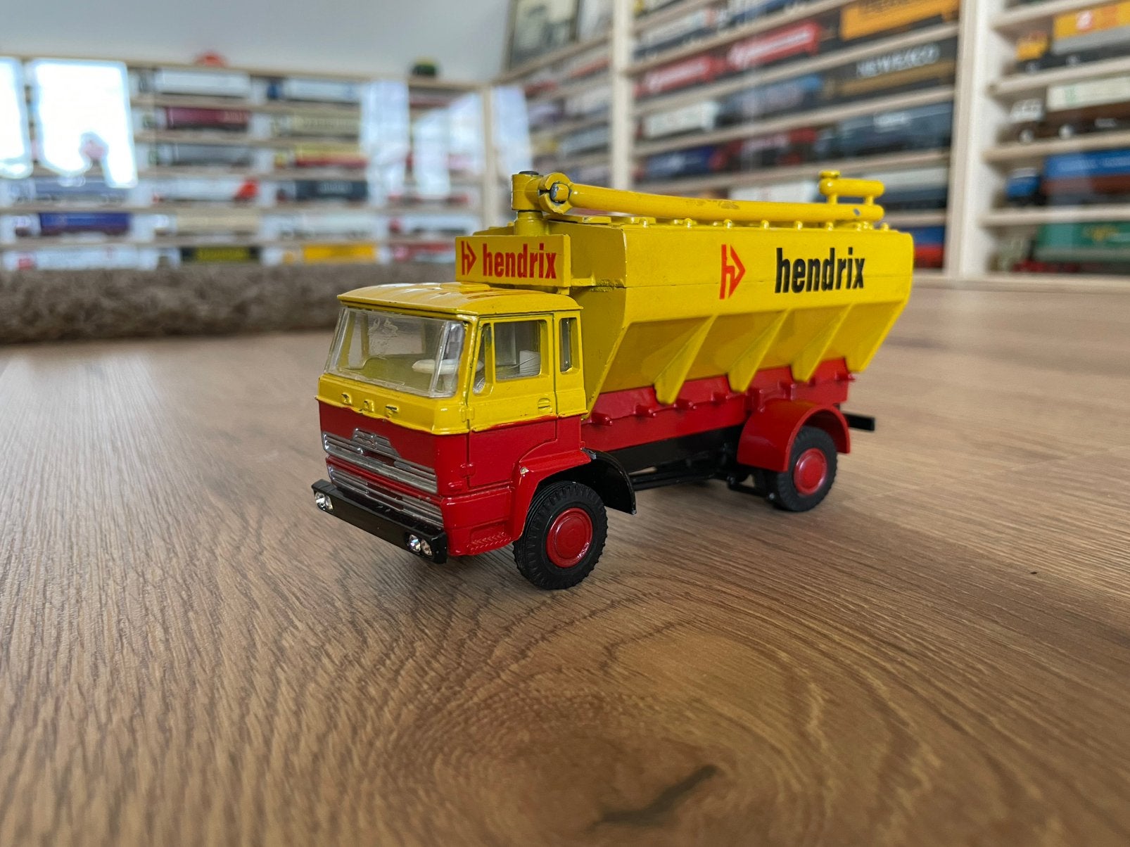 DAF 2100/2300 Hendrix vijzelwagen., Ophalen of Verzenden, Zo goed als nieuw, Bus of Vrachtwagen, Lion Toys