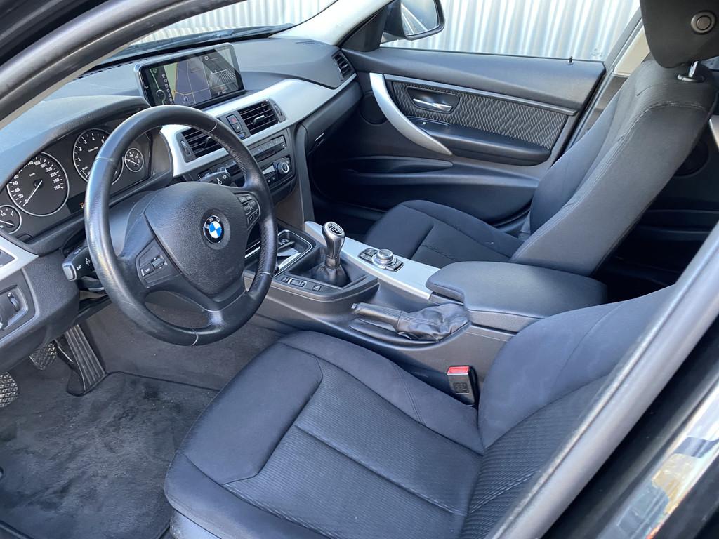 BMW 3 Serie Touring 316i High Executive iDrive, Navi, Clima,, Auto's, Gebruikt, Euro 6, 4 cilinders, Zwart