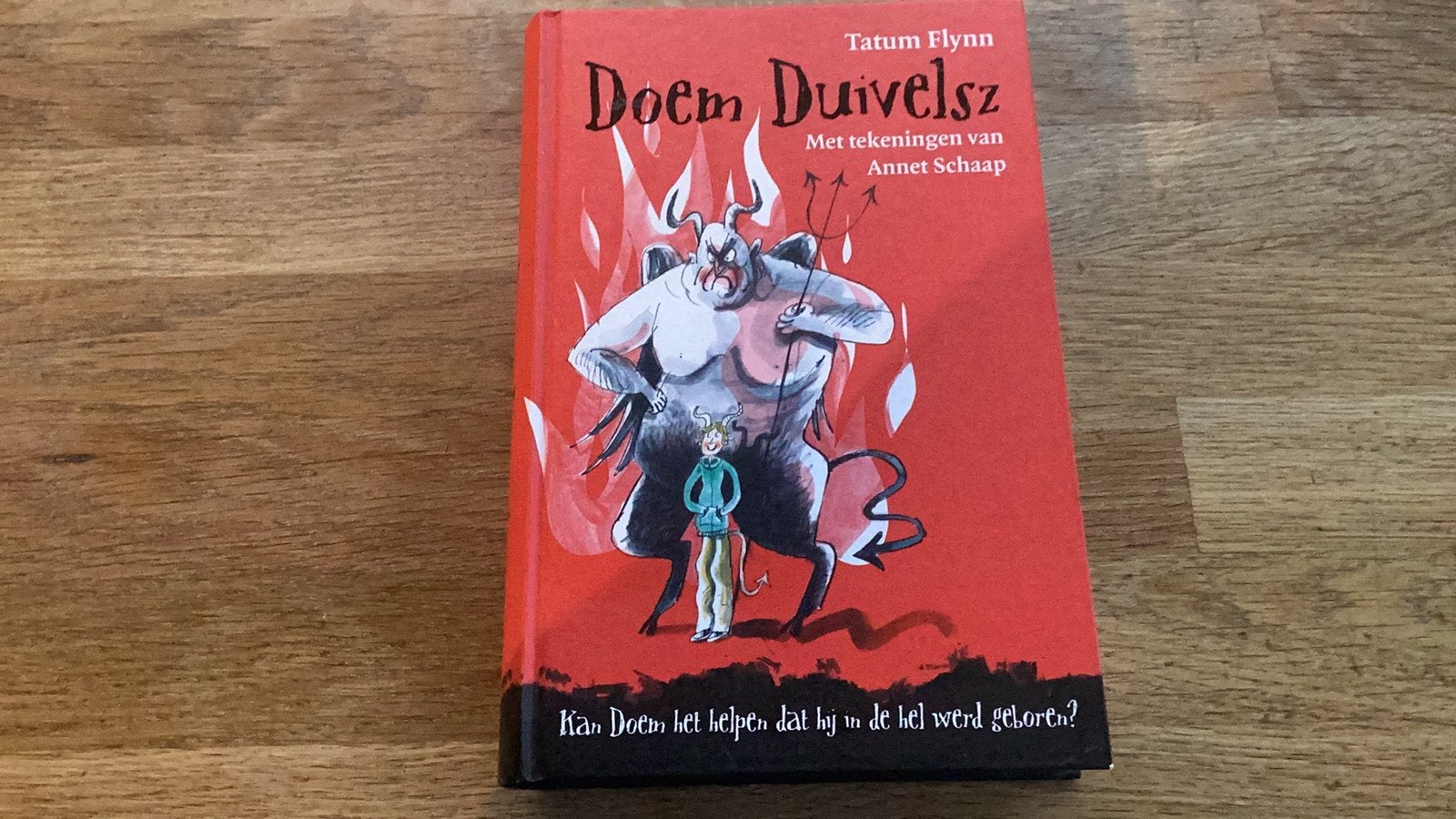 Doem Duivelsz van Tatum Flynn voor maar €1,-, Boeken, Ophalen of Verzenden, Gelezen