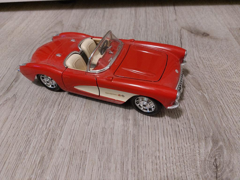 Modelauto Chevrolet Corvette 1:24, Hobby en Vrije tijd, Modelauto's | 1:24, Ophalen of Verzenden, Zo goed als nieuw, Auto, Bburago