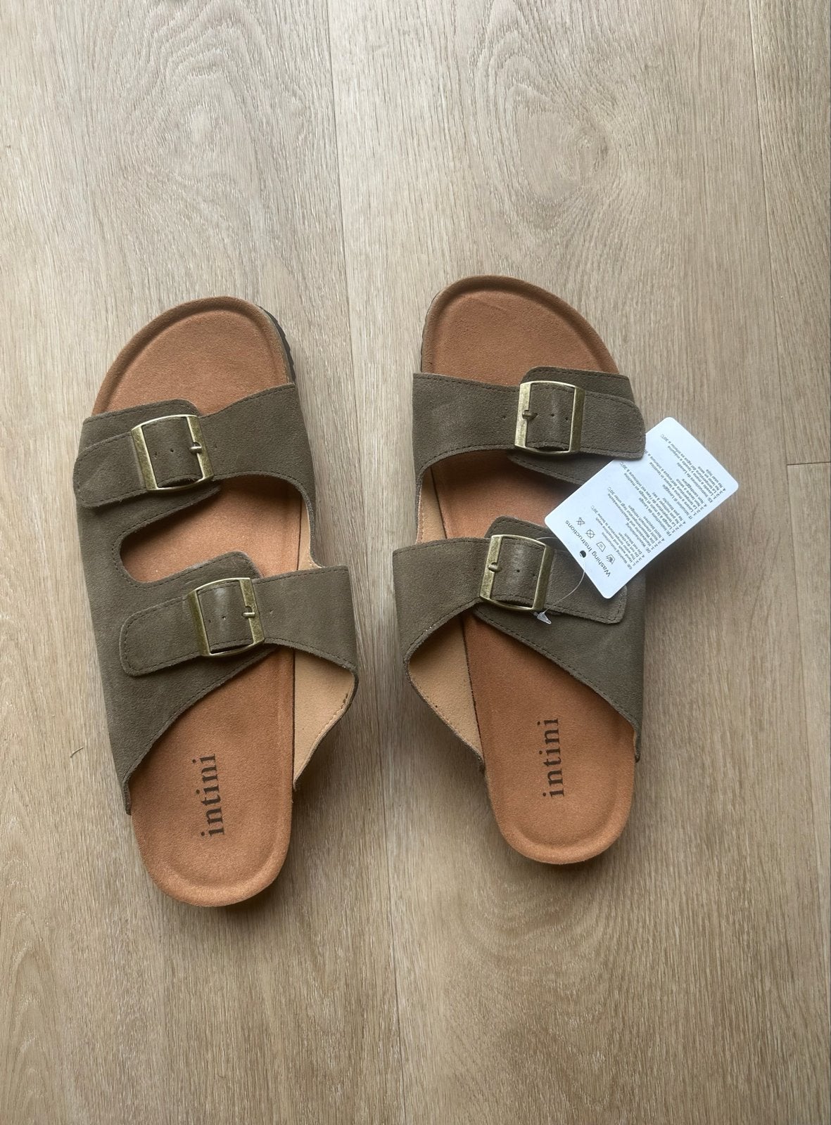 Intini sandalen maat 45 - Comfortabele slippers, Ophalen of Verzenden, Nieuw, Overige kleuren, Sandalen