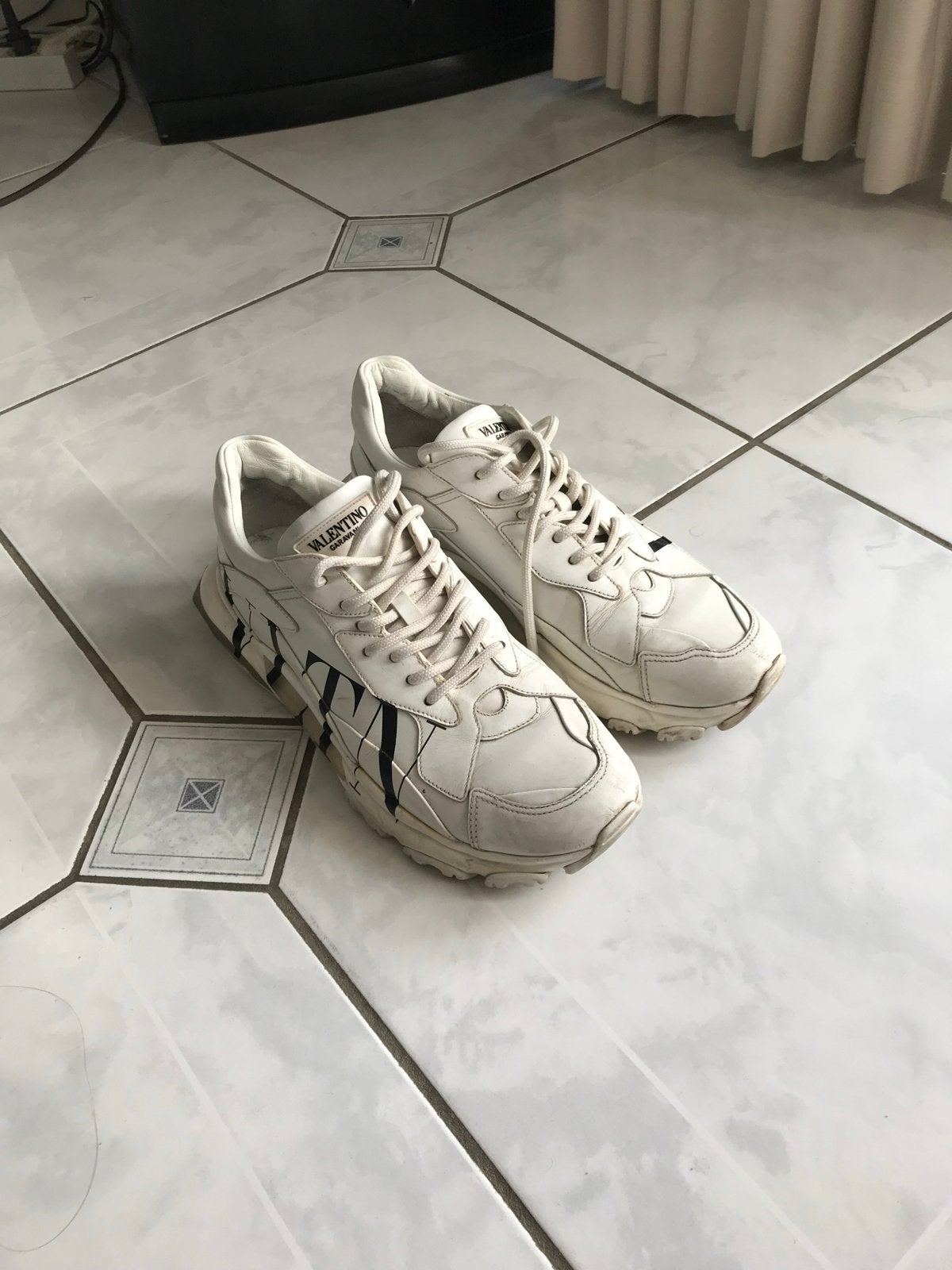 Valentino Garavani Sneakers - Maat 42, Ophalen of Verzenden, Gedragen, Wit, Sneakers of Gympen