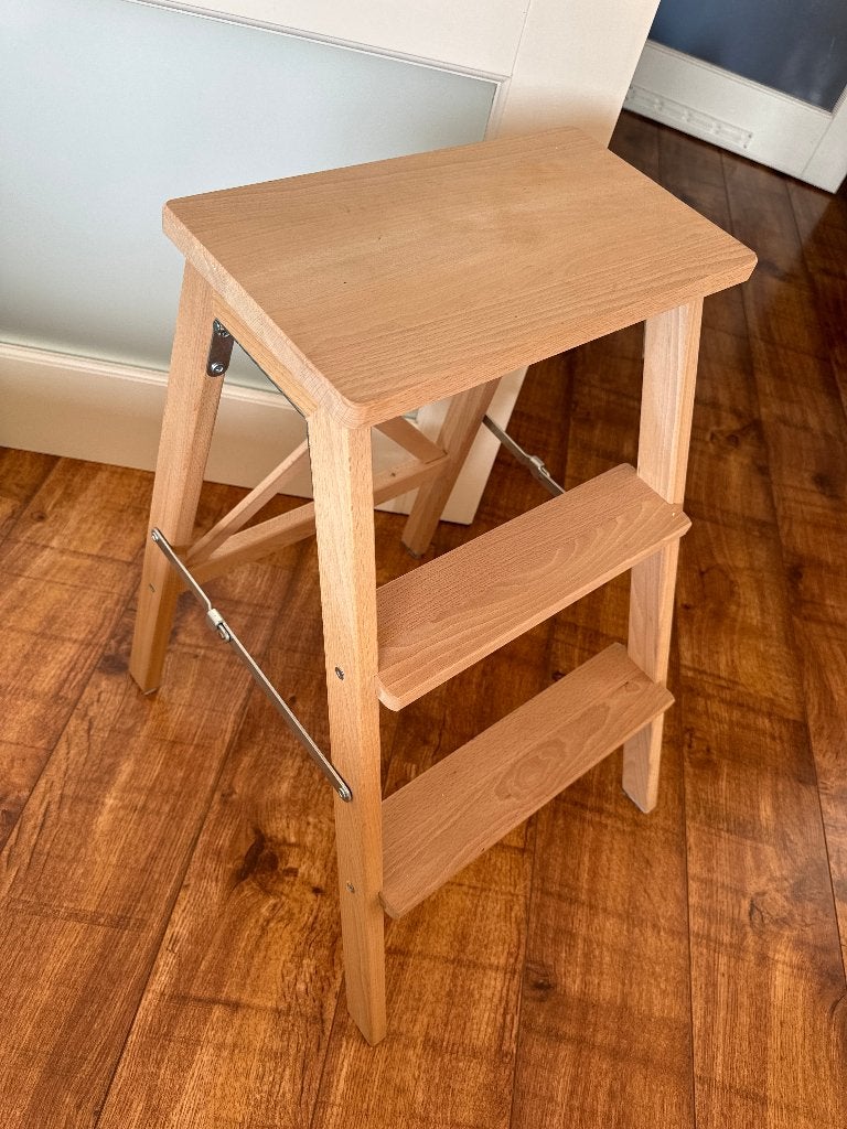 IKEA BEKVÄM Houten opstapkruk / trapkruk, Huis en Inrichting, Ophalen, Zo goed als nieuw, Hout