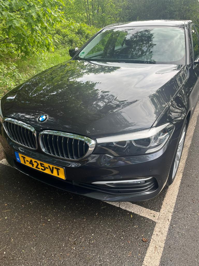 BMW 5-Serie 520i 163pk Aut. 2018 Grijs, Automaat, 1998 cc, Achterwielaandrijving, 4 cilinders